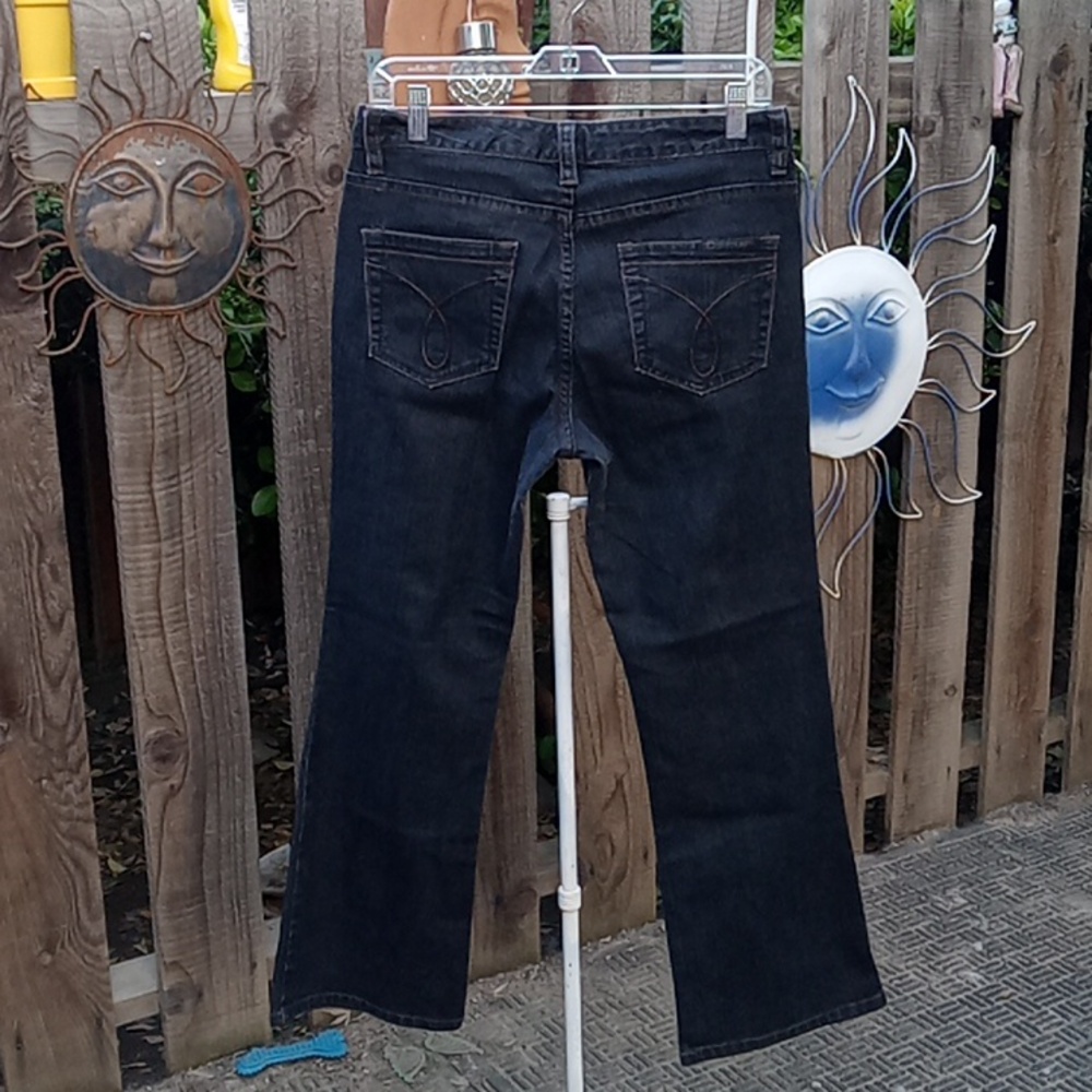 Calvin Klein woman's jeans. Good condition, little stretch size 10 petite.